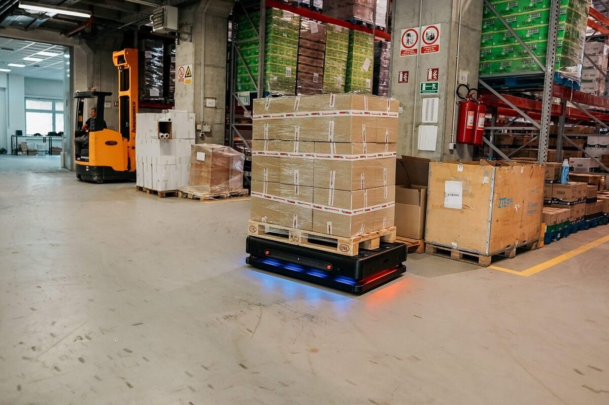 warehouse-automation-using-autonomous-mobile-robots